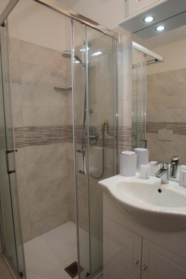 Panorama Lake View, Pool & Garden, 2 Bathrooms, Kingsize & Single-Beds, Fast Internet توسكولانو ماديرنو المظهر الخارجي الصورة