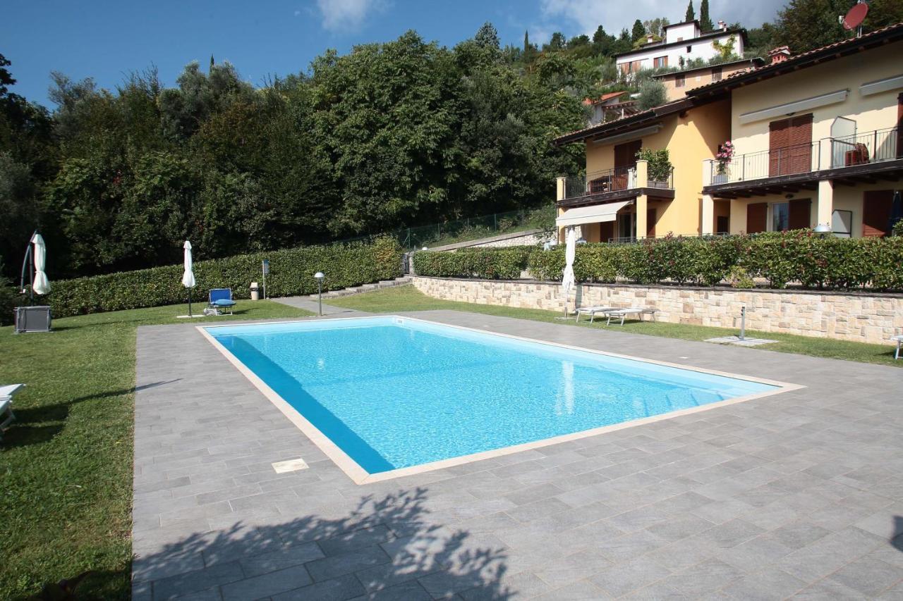Panorama Lake View, Pool & Garden, 2 Bathrooms, Kingsize & Single-Beds, Fast Internet توسكولانو ماديرنو المظهر الخارجي الصورة